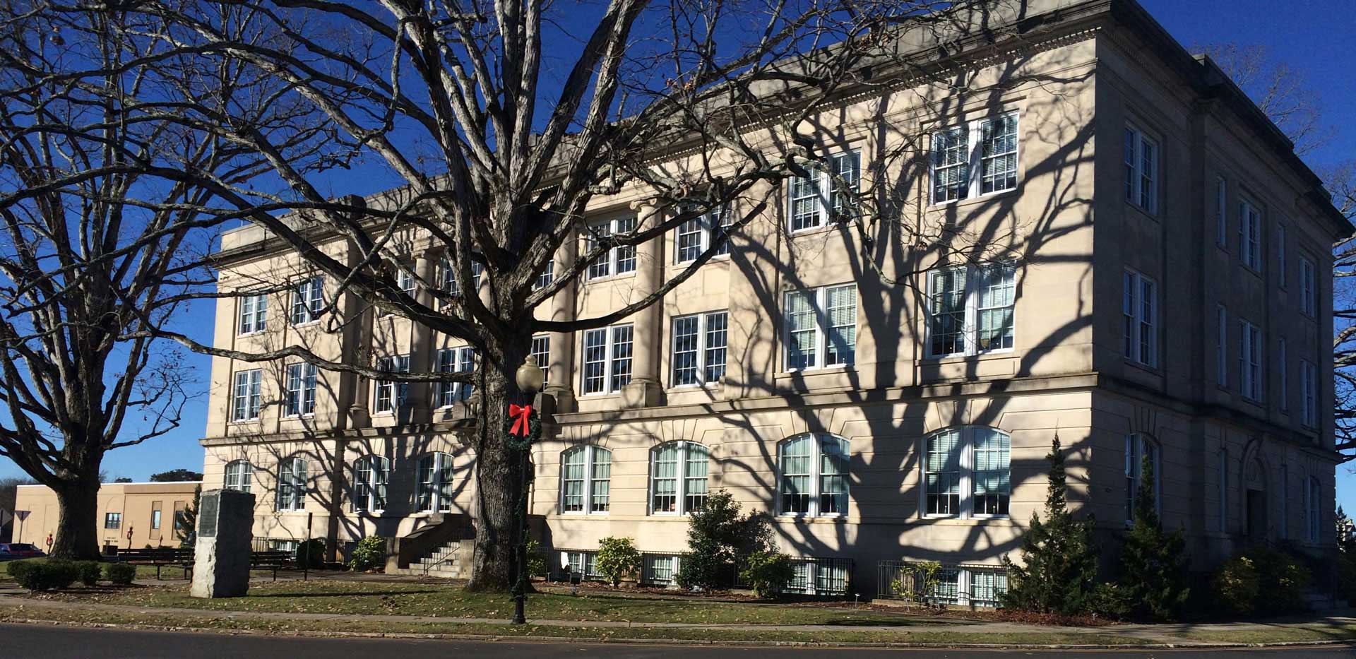 Historic Courthouse (JPG) Opens in new window
